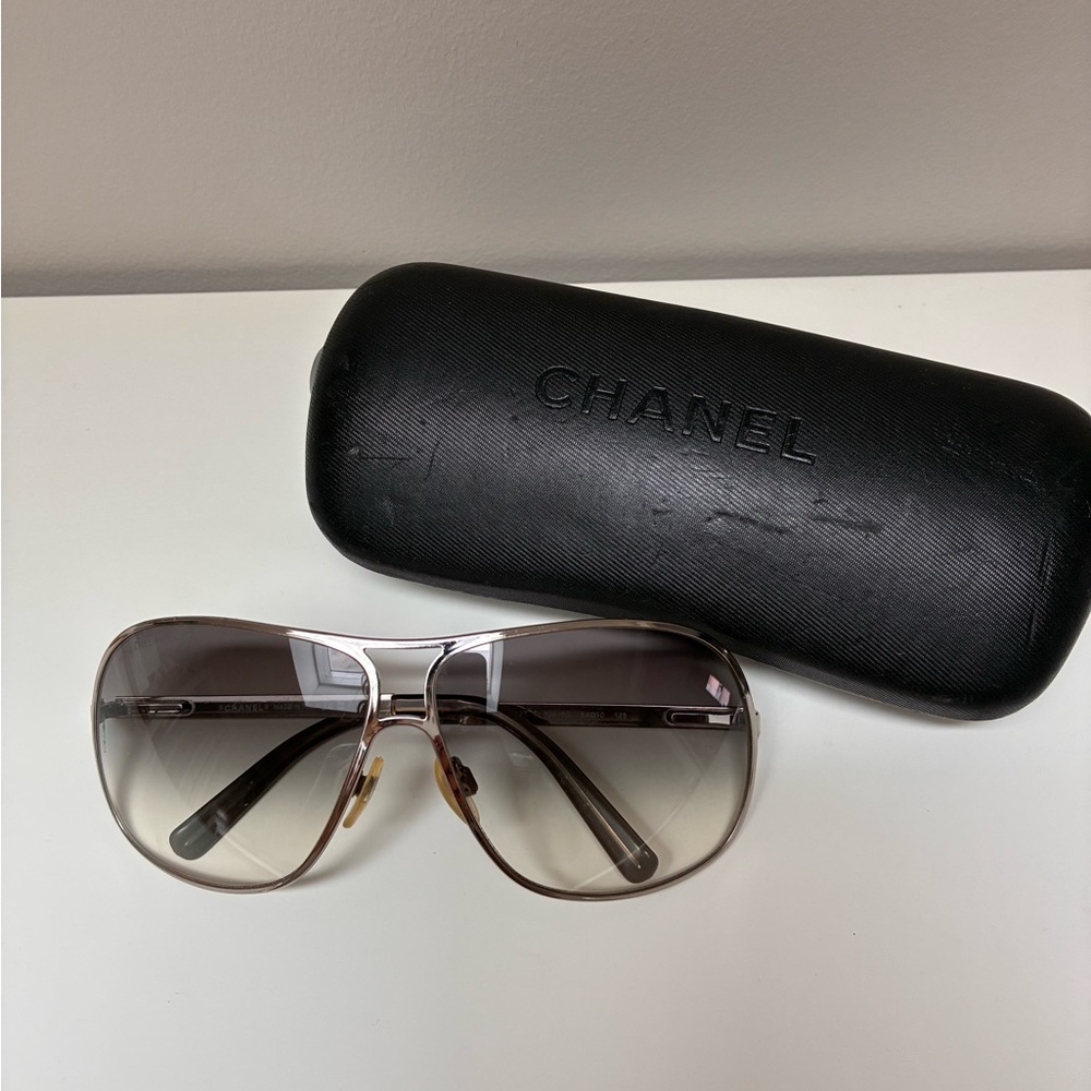 CHANEL Silver Gradient Aviator Sunglasses - Picture 6 of 9